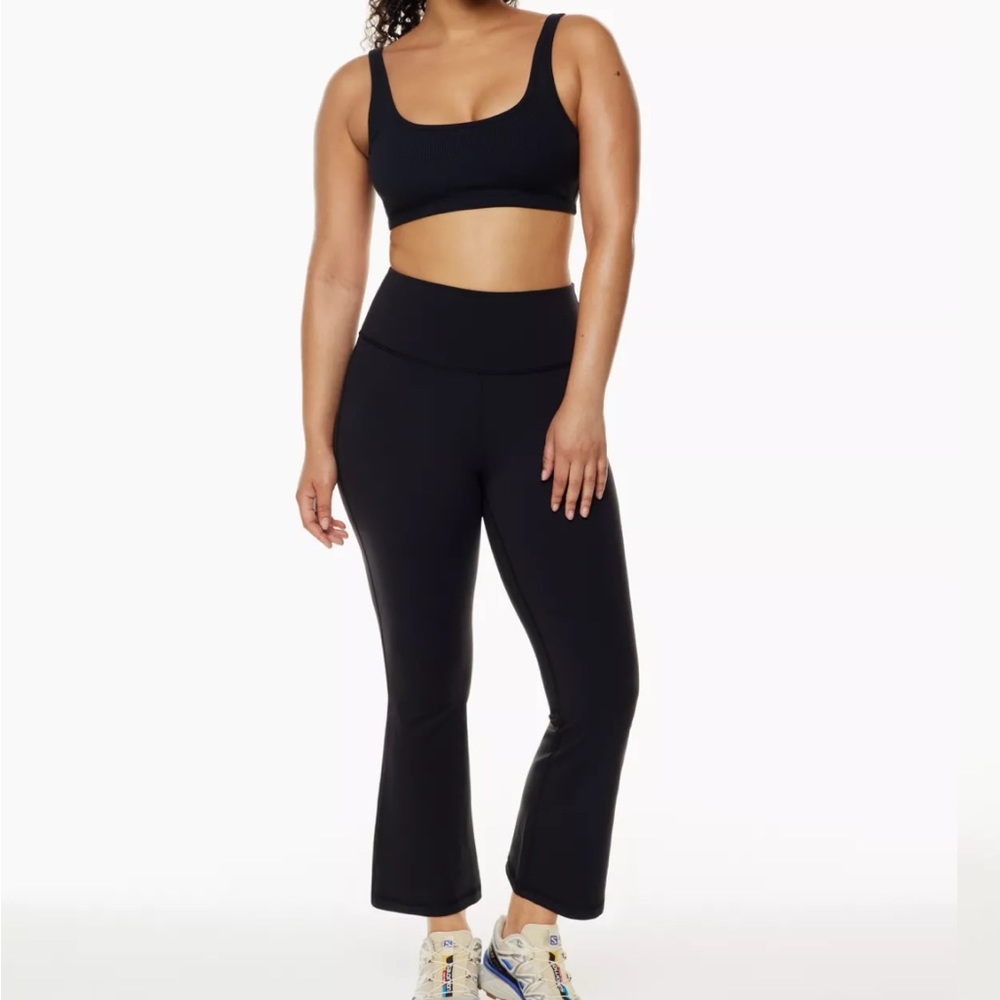 Aritzia: TnaLIFE™ Atmophlare Cropped Hi-Rise Leggings